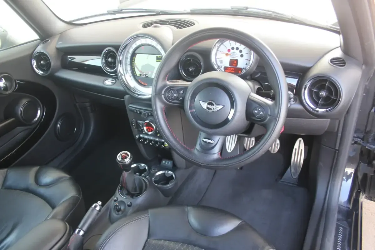 Used Mini Cooper S Hatch 184 HP (135 kW) 2013 Black Hatchback