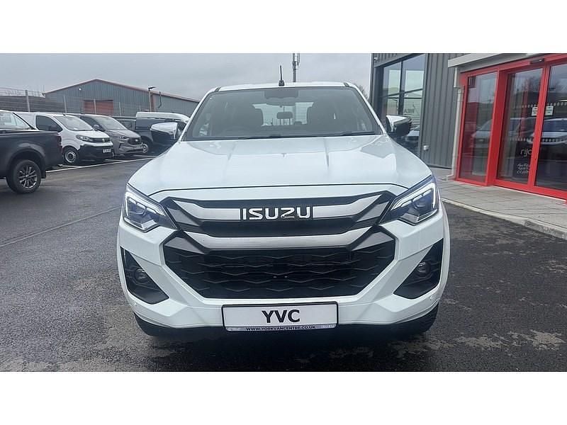 New Isuzu D-Max 163 HP (119 kW) 2025 Splash white Pickup