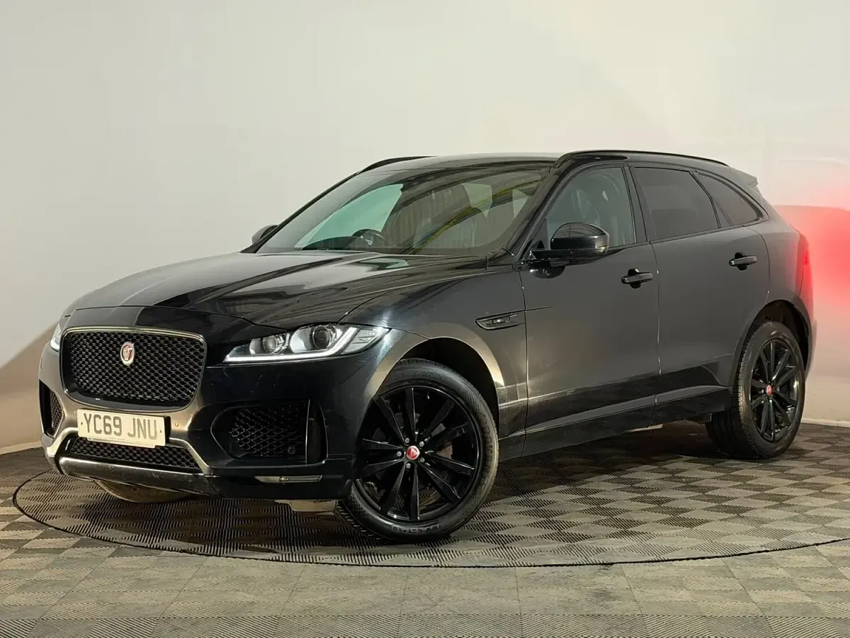 Used Jaguar F-Pace Chequered Flag 180 HP (132 kW) 2019 Black SUV