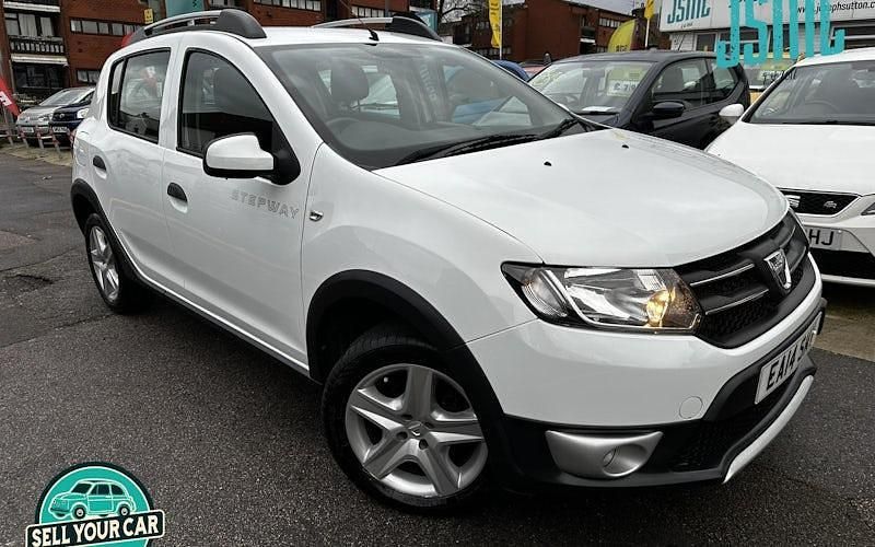 White Used 2014 Dacia Sandero Lauréate Hatchback | £4,650 (Fair price) - Image 1/4