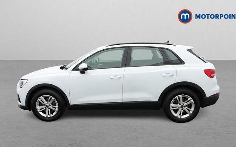 Begagnad Audi Q3 150 HK (110 kW) 2022 Vit SUV