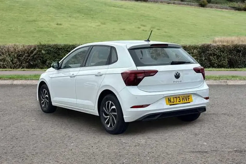 Used VW Polo Life 95 HP (69 kW) 2023 White Hatchback