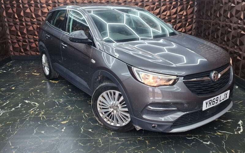 Used Vauxhall Grandland X S 131 HP (96 kW) 2019 Grey SUV