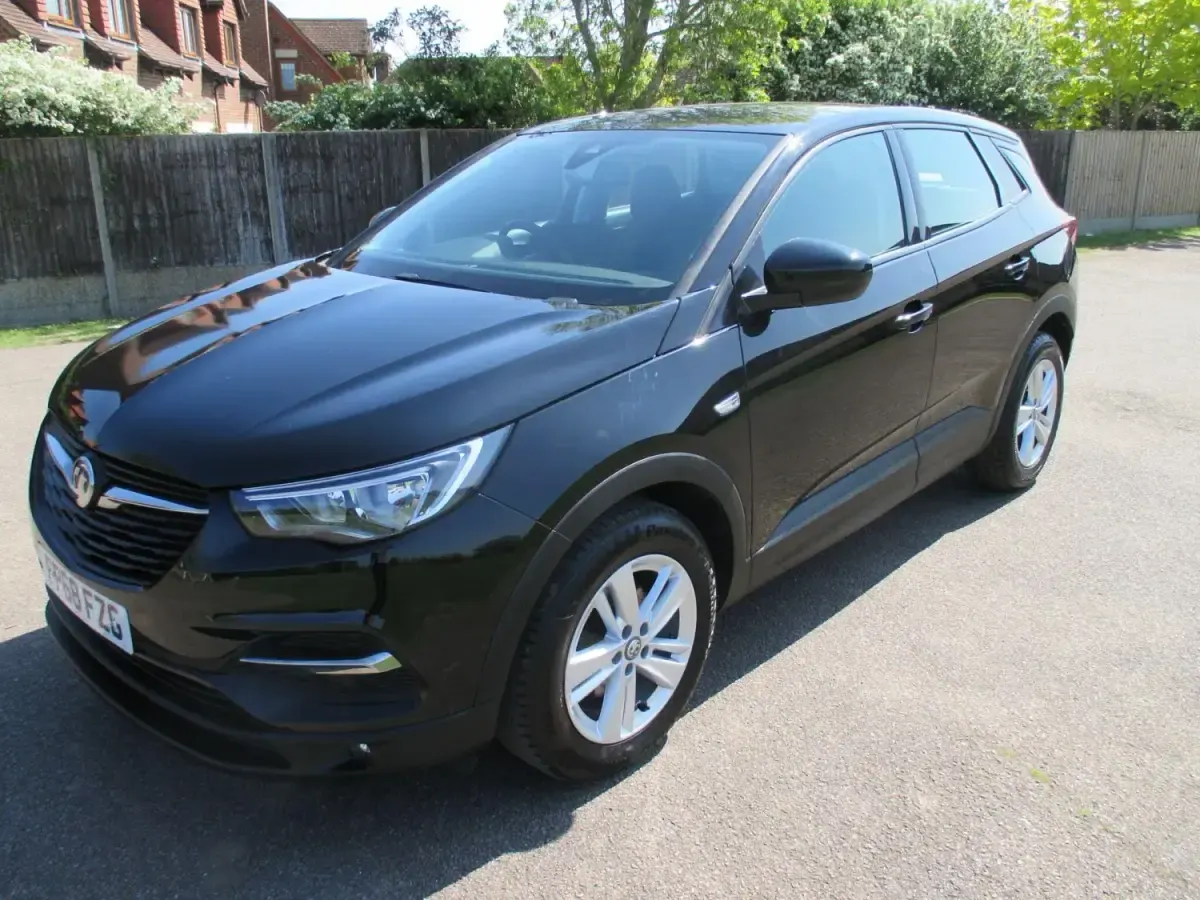 Second-hand Vauxhall Grandland X S 130 CP (95 kW) 2018 Negru SUV