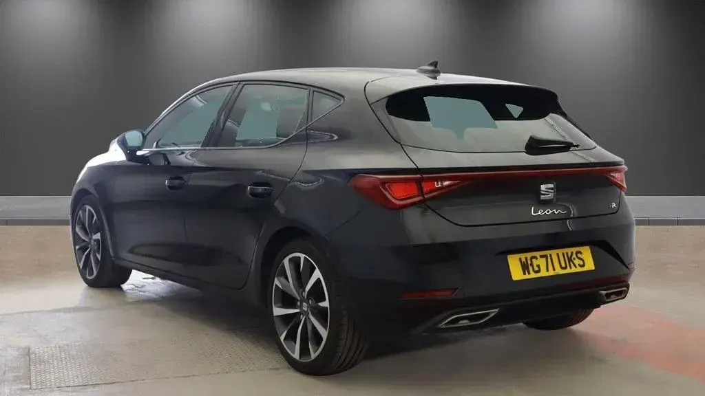 Used Seat Leon FR Sport 150 HP (110 kW) 2022 Black Hatchback