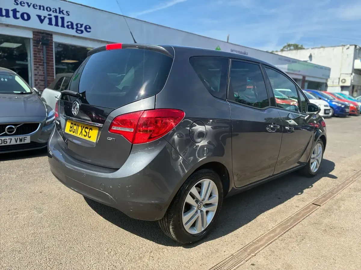 Used Vauxhall Meriva 100 HP (73 kW) 2011 Grey MPV