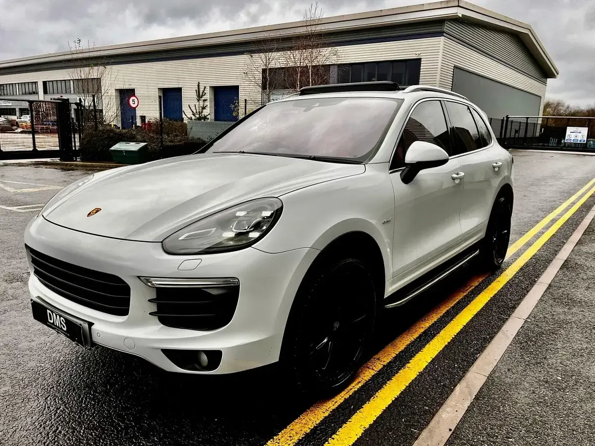 Used Porsche Cayenne 2014 White SUV