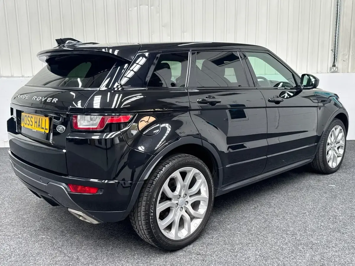 Used Land Rover Range Rover evoque HSE Dynamic 2018 Black Estate