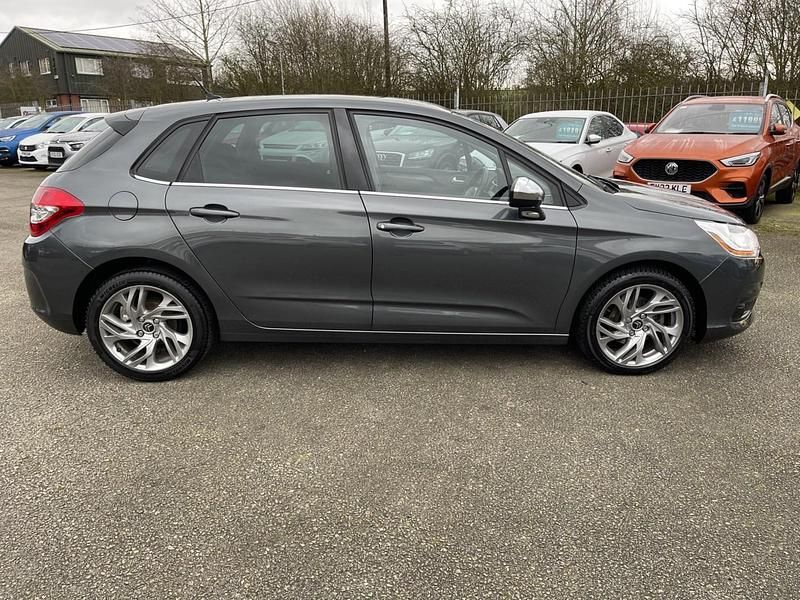 Used Citroën C4 Start 115 HP (84 kW) 2015 Grey Hatchback