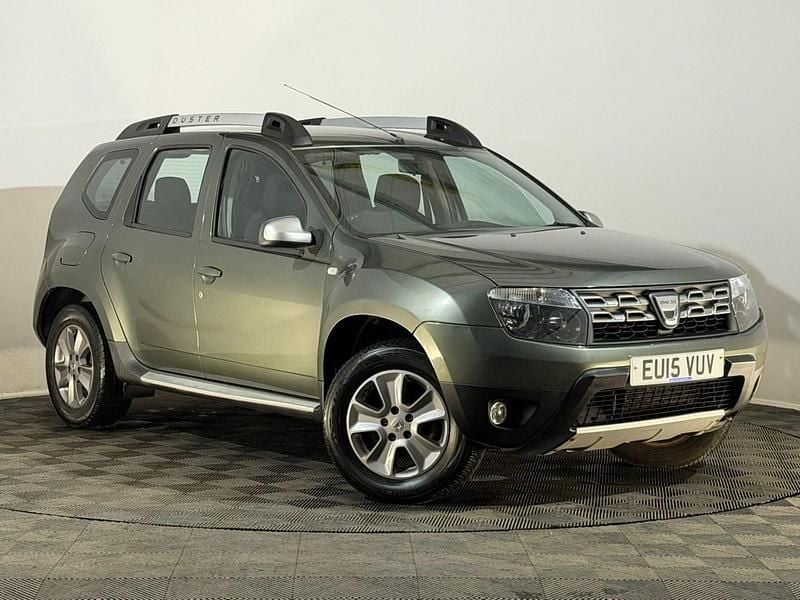 Green Used 2015 Dacia Duster Lauréate Hatchback | £3,495 (Fair price) - Image 1/4
