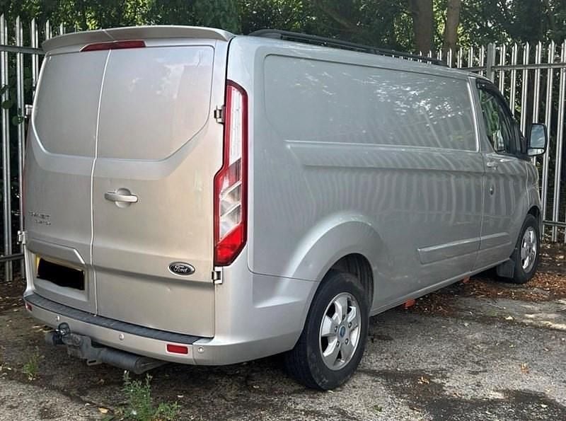 Used Ford Transit Custom Limited 125 HP (91 kW) 2016 Silver Van