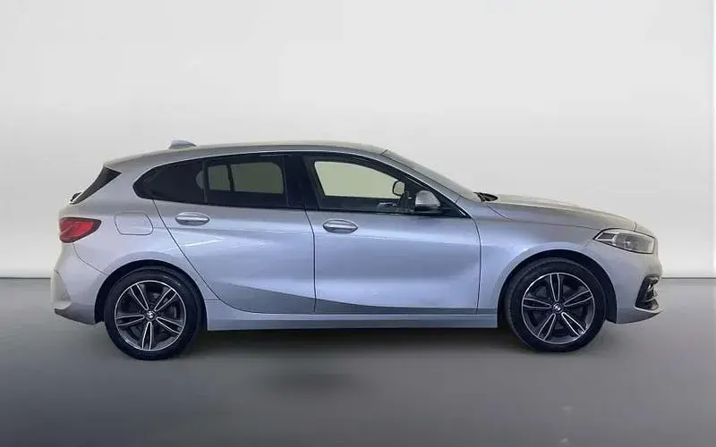 Used BMW 118 Sport Line 150 HP (110 kW) 2019 Silver Hatchback