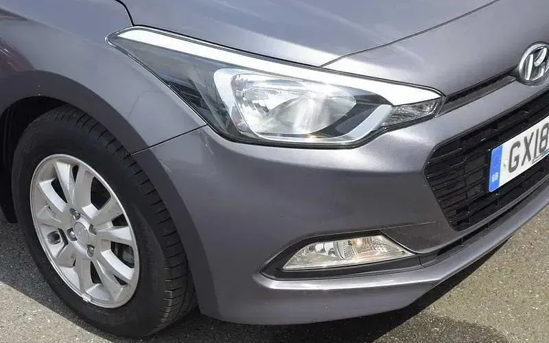 Used Hyundai i20 SE 101 HP (74 kW) 2018 Grey Hatchback