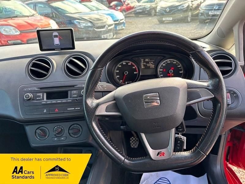 Begagnad Seat Ibiza FR 2014 Röd Halvkombi