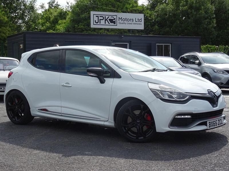 White Used 2015 Renault Clio IV Trophy Hatchback | £8,895 (Fair price) - Image 1/4