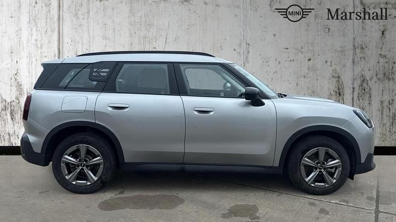 Używany Mini Countryman Classic 170 KM (125 kW) 2024 Srebrny SUV