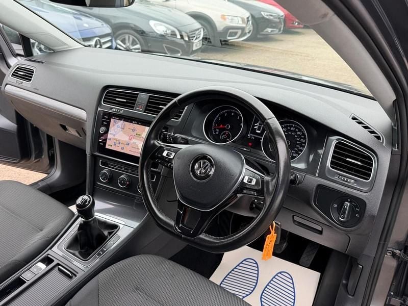 Used VW Golf VII SE 125 HP (91 kW) 2017 Grey Hatchback
