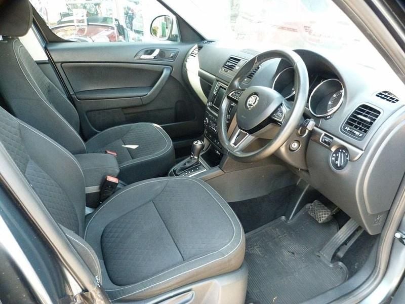 Used Skoda Yeti SE Drive 110 HP (80 kW) 2017 Grey SUV