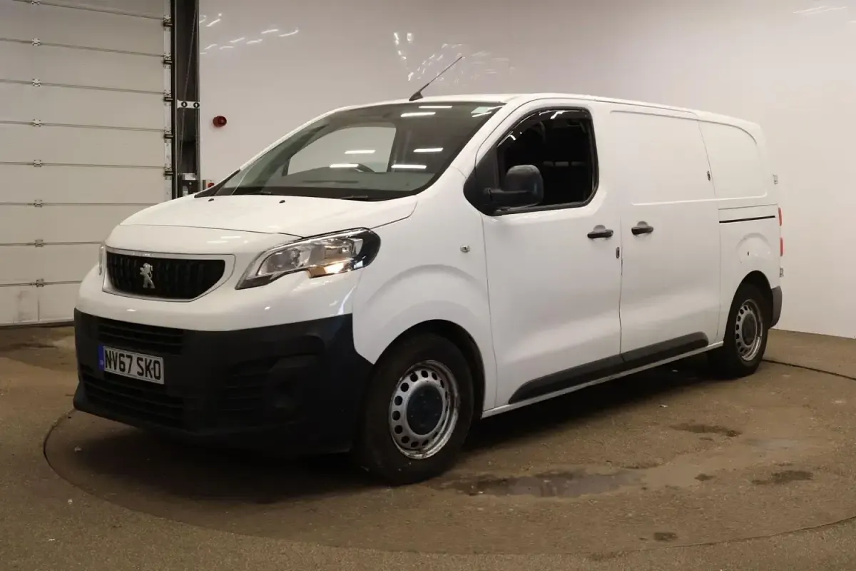 Second-hand Peugeot Expert S 2018 Alb Van