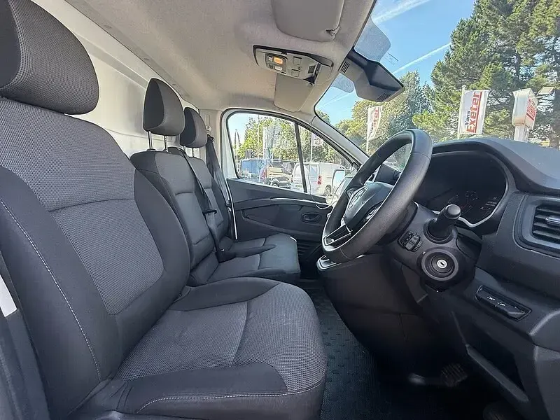 Used Renault Trafic Business 128 HP (94 kW) 2023 Glacier white
