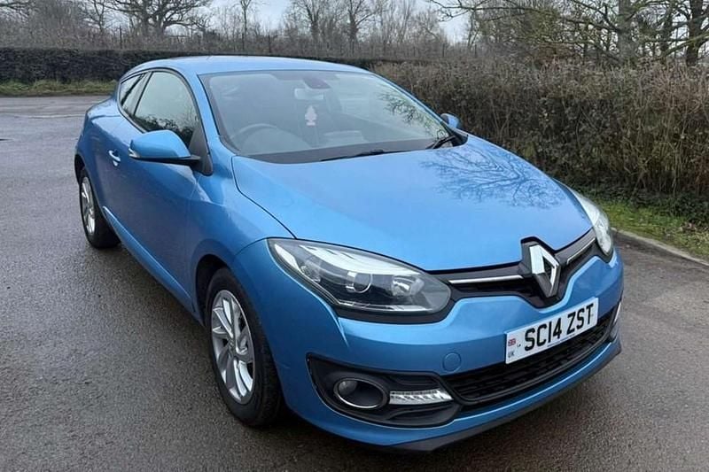 Used Renault Mégane III Dynamique 110 HP (80 kW) 2014 Coupe