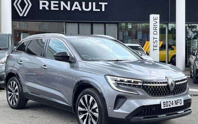 Metallic shadow grey Used 2024 Renault Austral Techno SUV | £22,708 (Good price) - Image 1/3