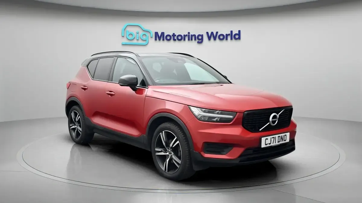 Used Volvo XC40 R-Design 163 HP (119 kW) 2021 SUV