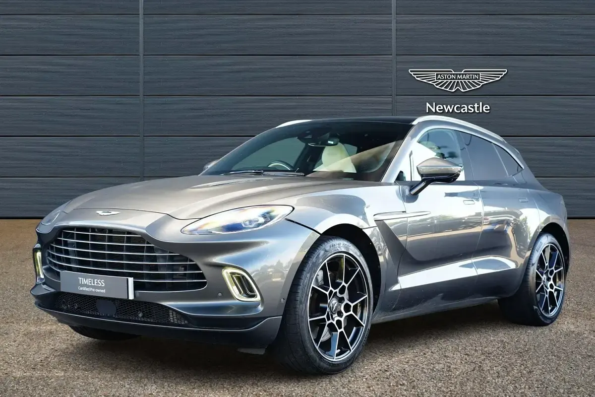 Used Aston Martin DBX 550 HP (404 kW) 2022 Silver SUV