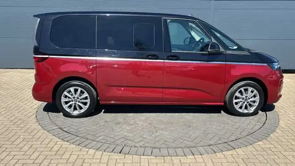 New VW Multivan Life 150 HP (110 kW) 2026 Black MPV