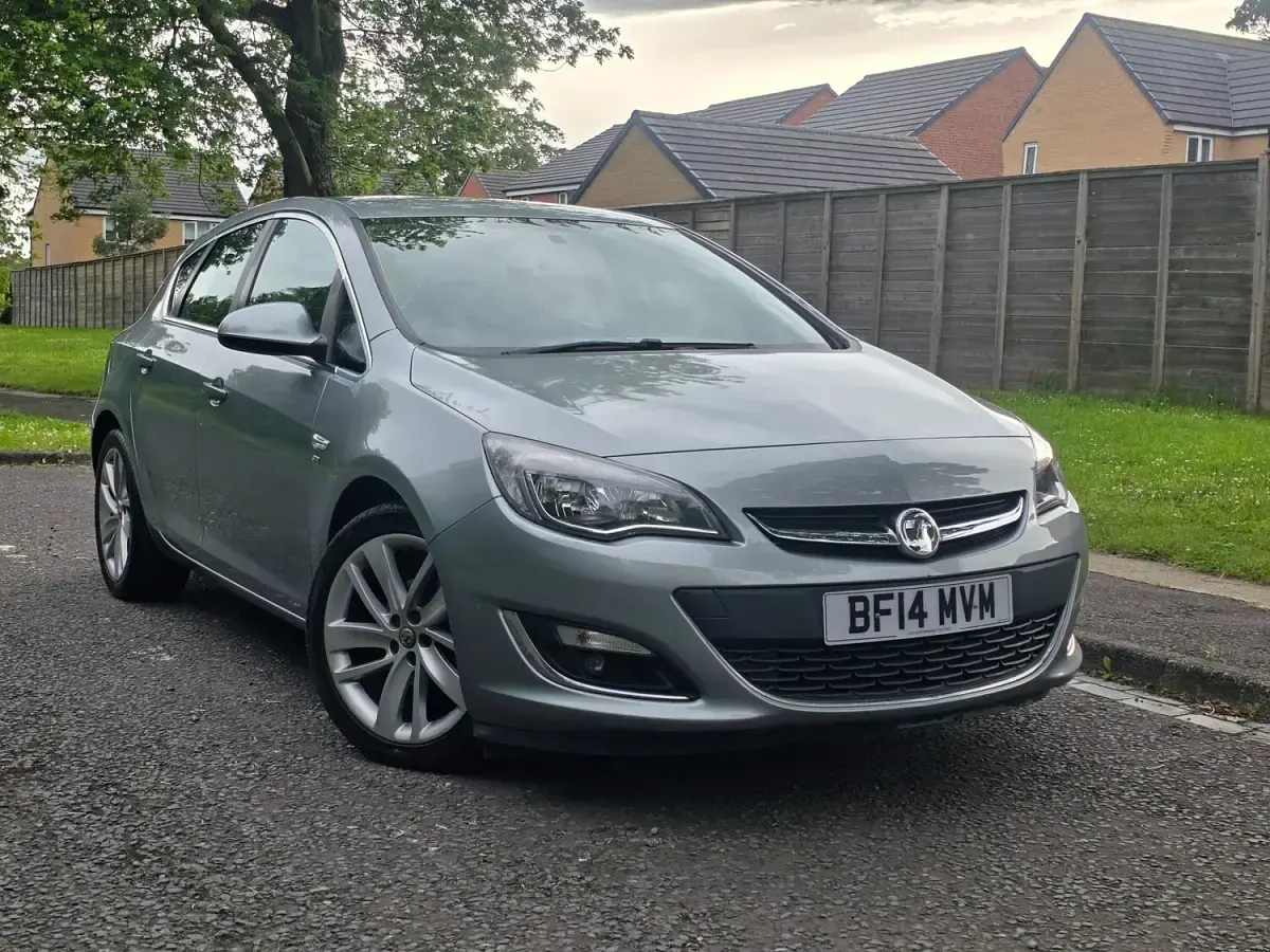 Used Vauxhall Astra SRi 2014 Silver Hatchback