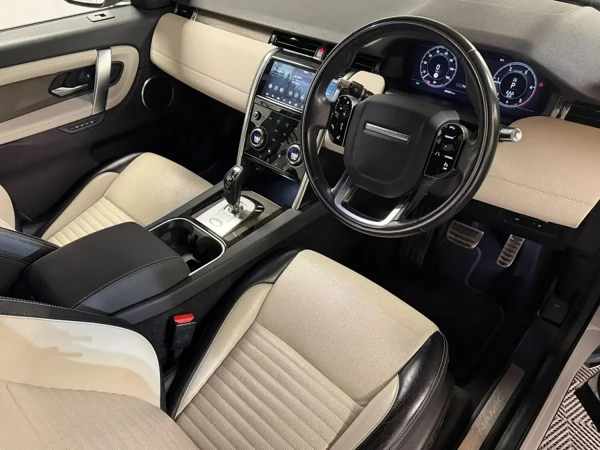 Used Land Rover Discovery Sport SE Dynamic 180 HP (132 kW) 2020 White SUV