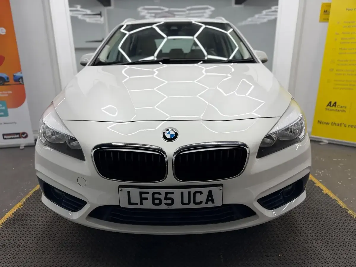 Used BMW 220 Sport Line 2015 White Hatchback