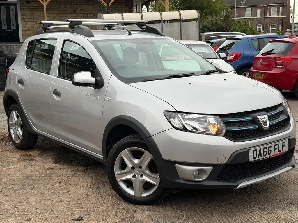 Used Dacia Sandero Lauréate 2016 Silver Hatchback