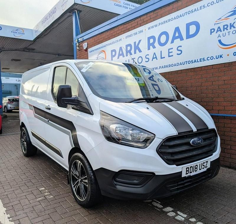 Used Ford Transit Custom 105 HP (77 kW) 2018 White Van