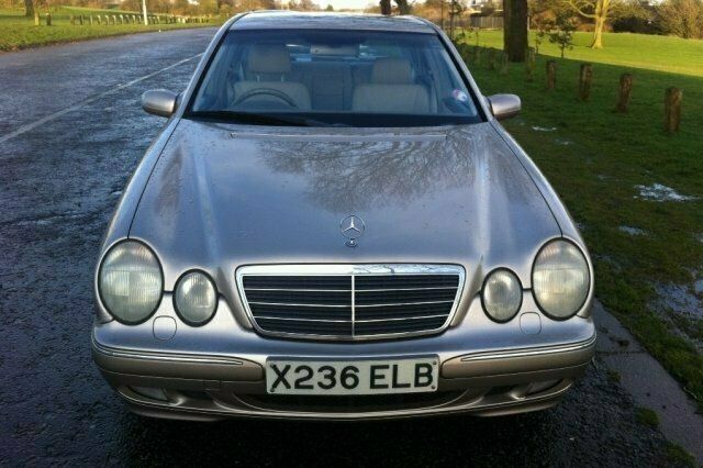 Begagnad Mercedes E200 Classic 2000 Sedan