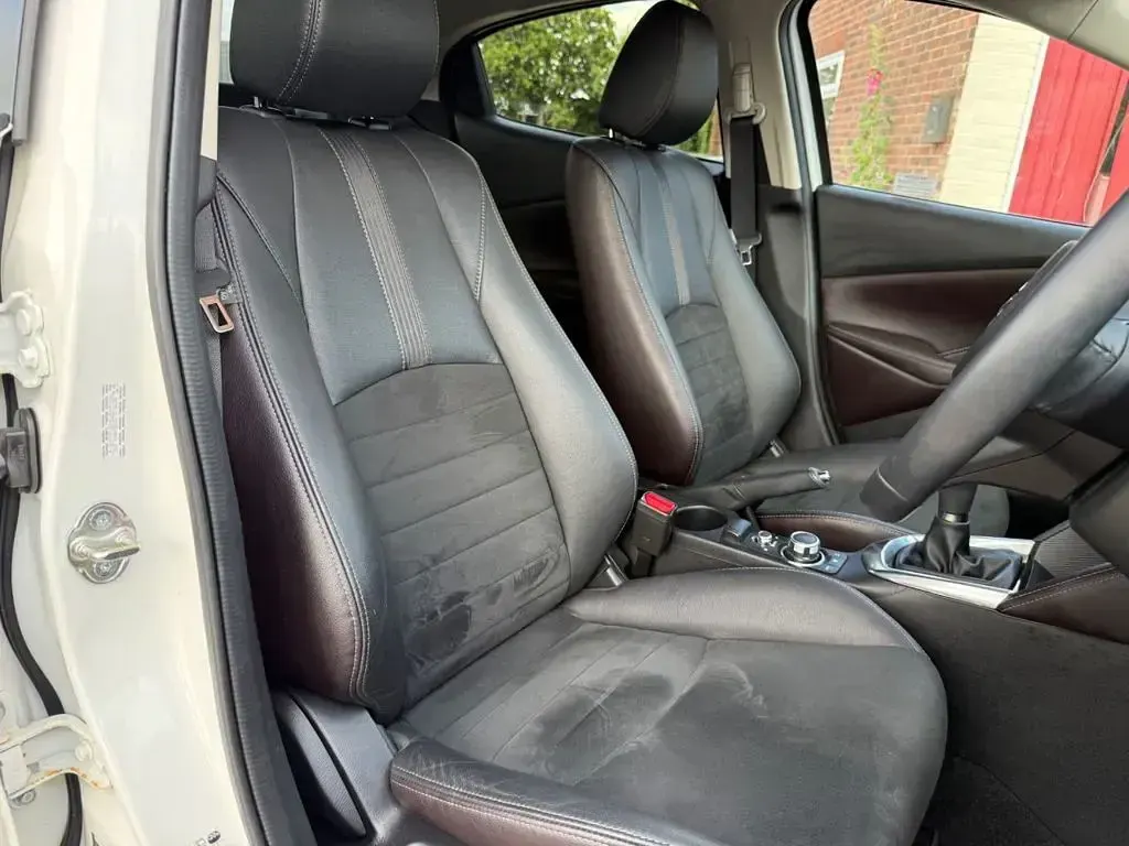 Used Mazda 2 Inclusive 90 HP (66 kW) 2019 White Hatchback