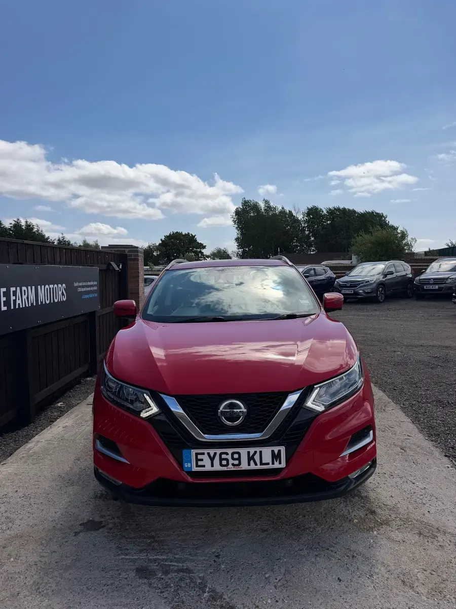 Used Nissan Qashqai N-Connecta 150 HP (110 kW) 2019 Red SUV