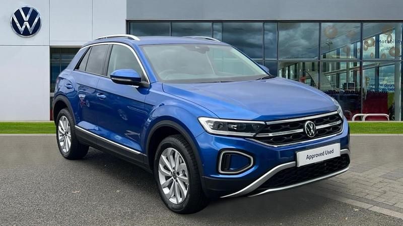 Ravenna blue metallic New 2025 VW T-Roc Style SUV | £27,499 (Good price) - Image 1/4