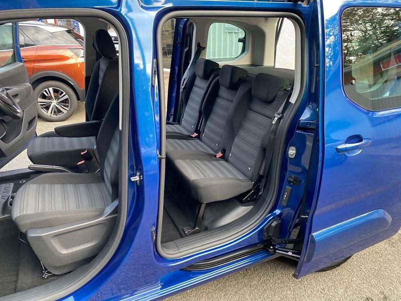 Used Vauxhall Combo S 130 HP (95 kW) 2020 Blue MPV
