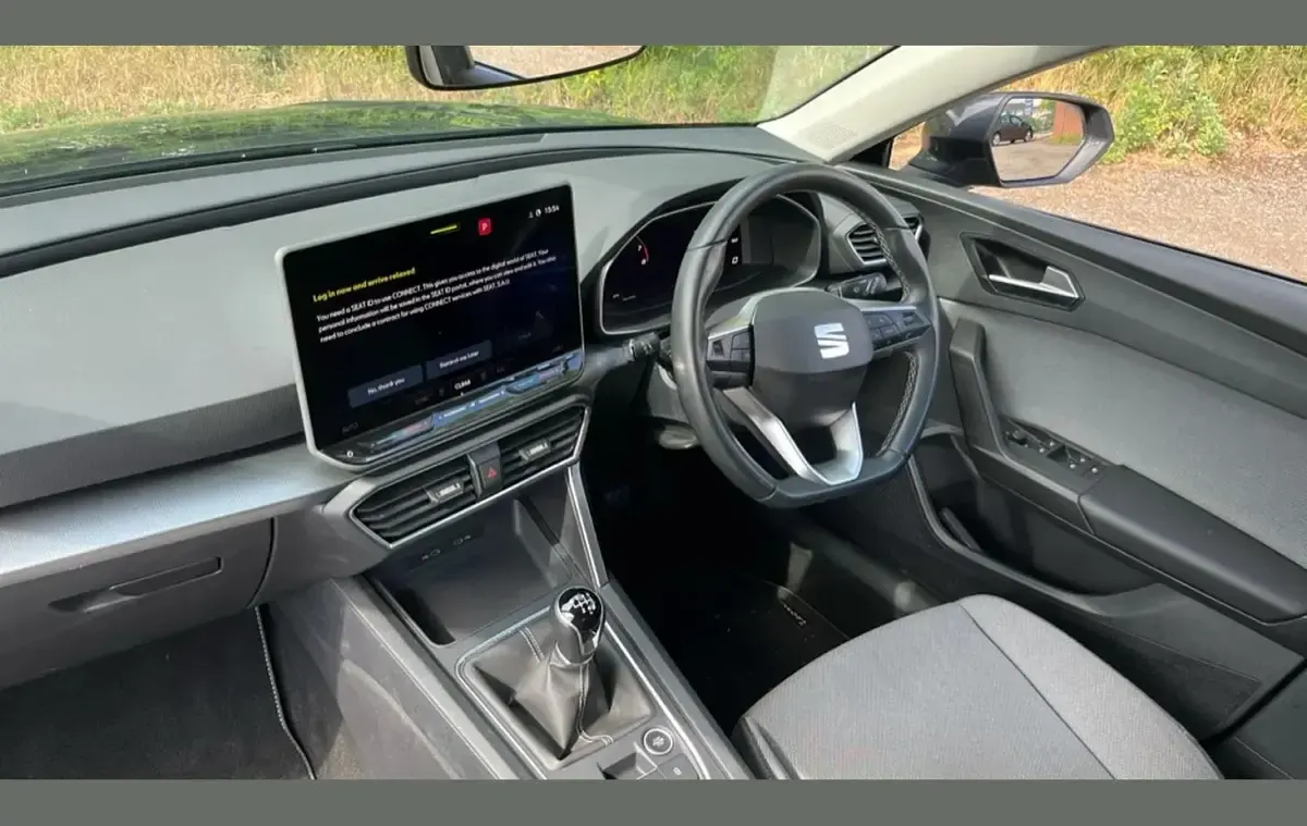 Used Seat Leon SE Dynamic 113 HP (83 kW) 2024 Grey Hatchback