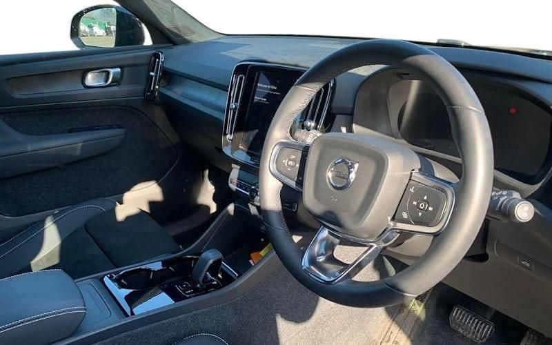 Used Volvo XC40 Core 169 kW (231 HP) 2022 Black SUV