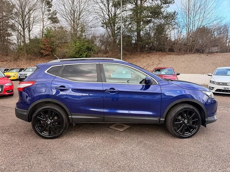 Used Nissan Qashqai Tekna 130 HP (95 kW) 2016 Blue SUV