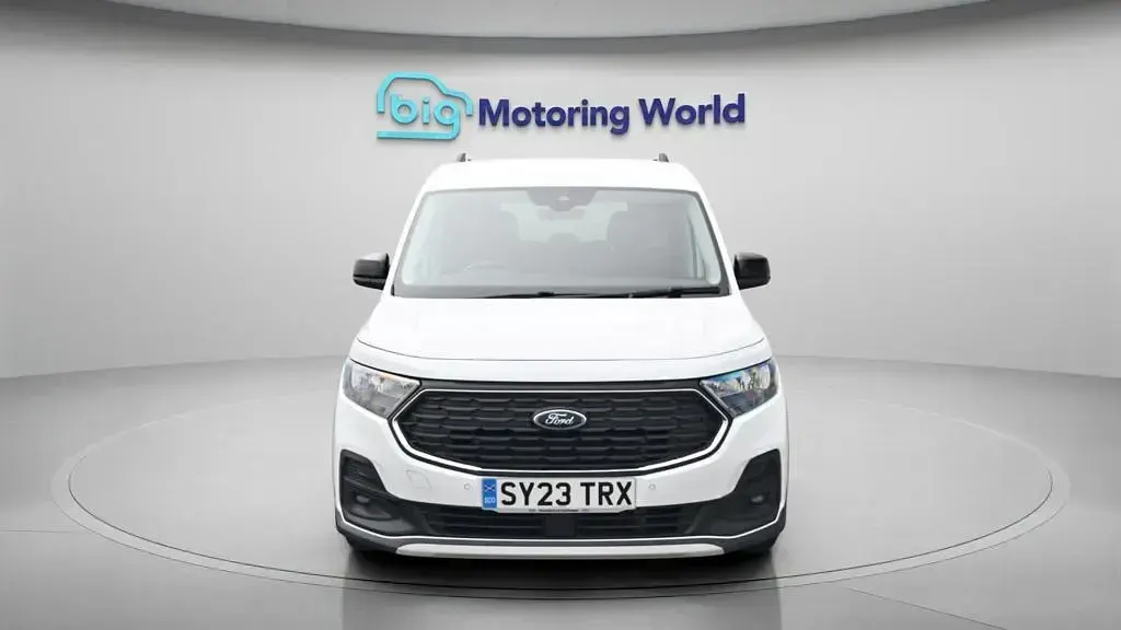 Used Ford Grand Tourneo Connect Active 122 HP (89 kW) 2023 White MPV