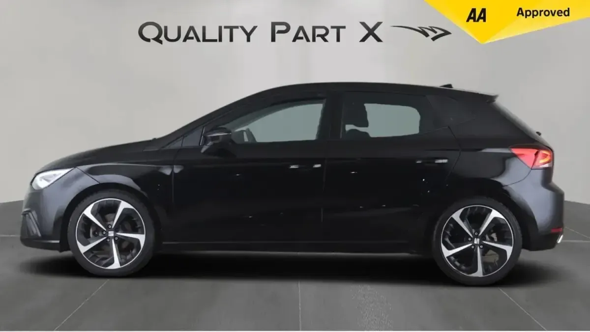 Begagnad Seat Ibiza FR Sport 2024 Svart Halvkombi