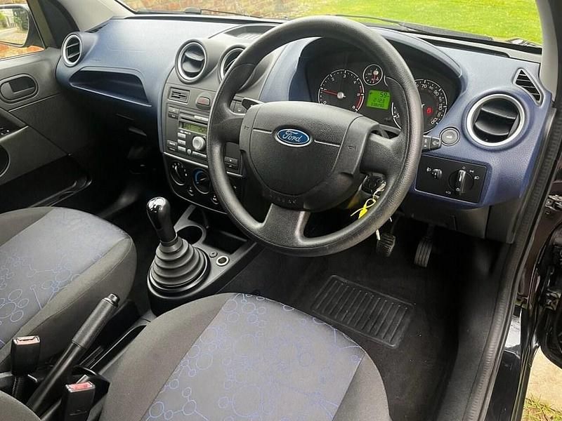 Używany Ford Fiesta Style 67 KM (49 kW) 2008 Czarny Hatchback