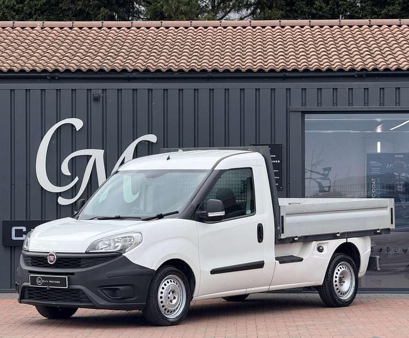 White Used 2015 Fiat Doblò MPV | £4,790 (Fair price) - Image 1/4