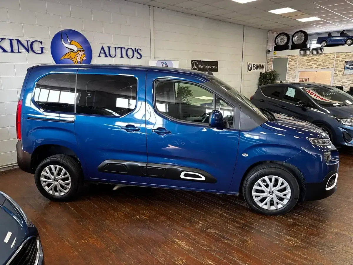 Used Citroën Berlingo Feel 2021 Blue MPV