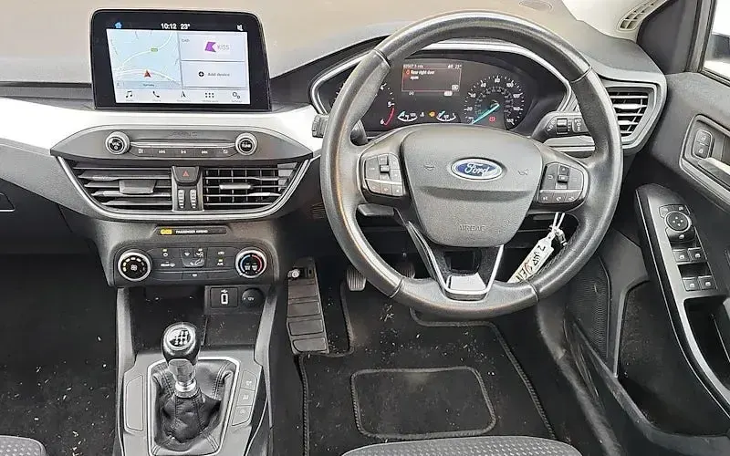 Used Ford Focus Zetec 120 HP (88 kW) 2019 White Hatchback
