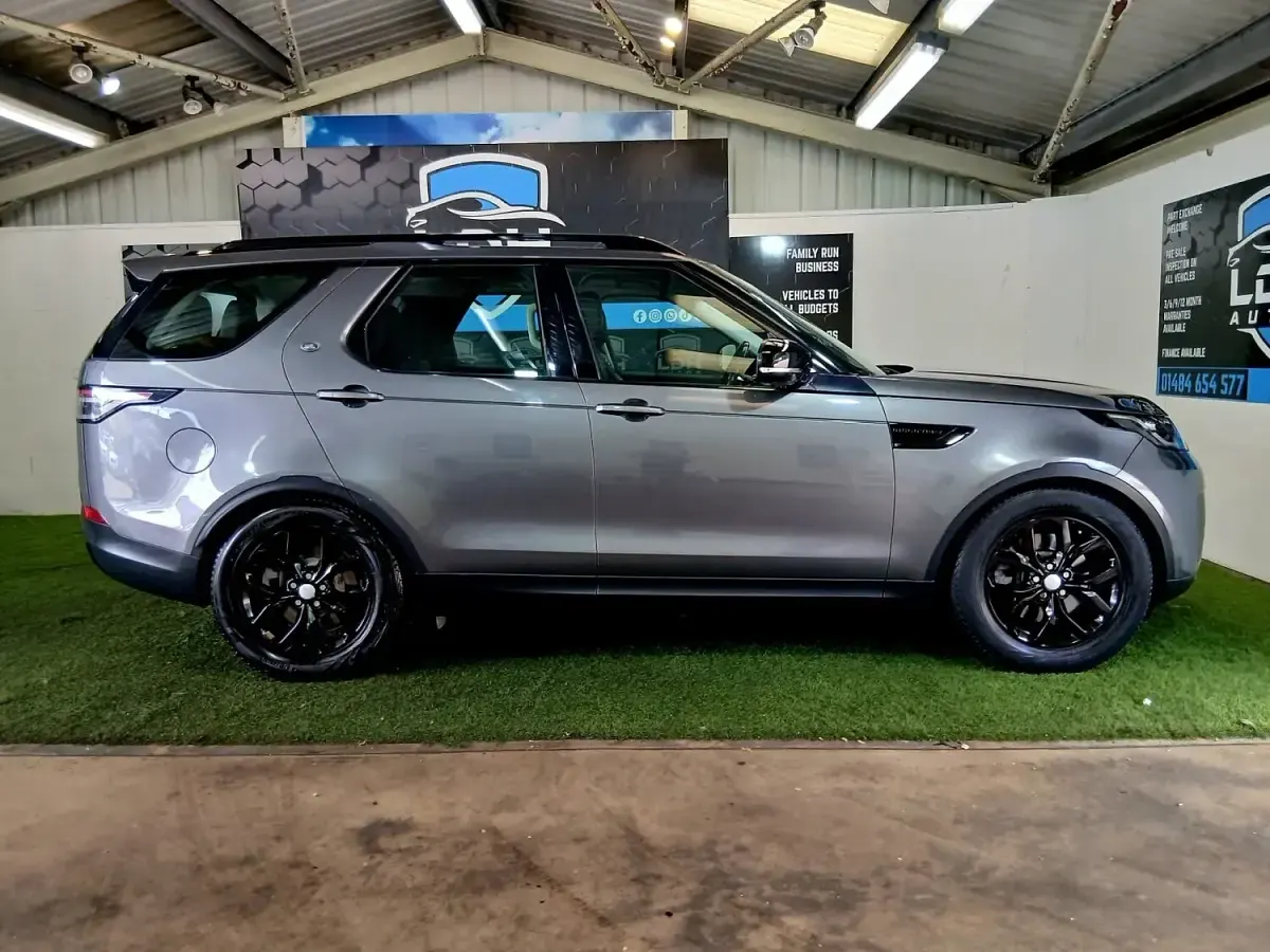 Used Land Rover Discovery SE 2017 Grey SUV