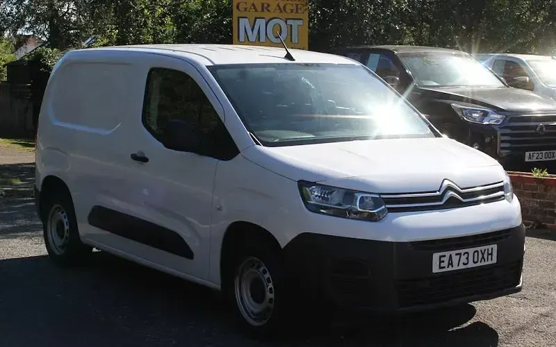 Used Citroën Berlingo 102 HP (75 kW) 2023 White MPV